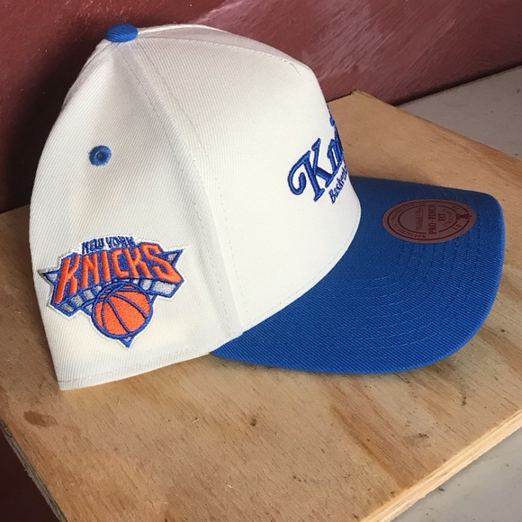 Knicks Basketball Club Blue and Cream Cap Brand New SnapBack NBA sports adult os - Picture 2 of 4